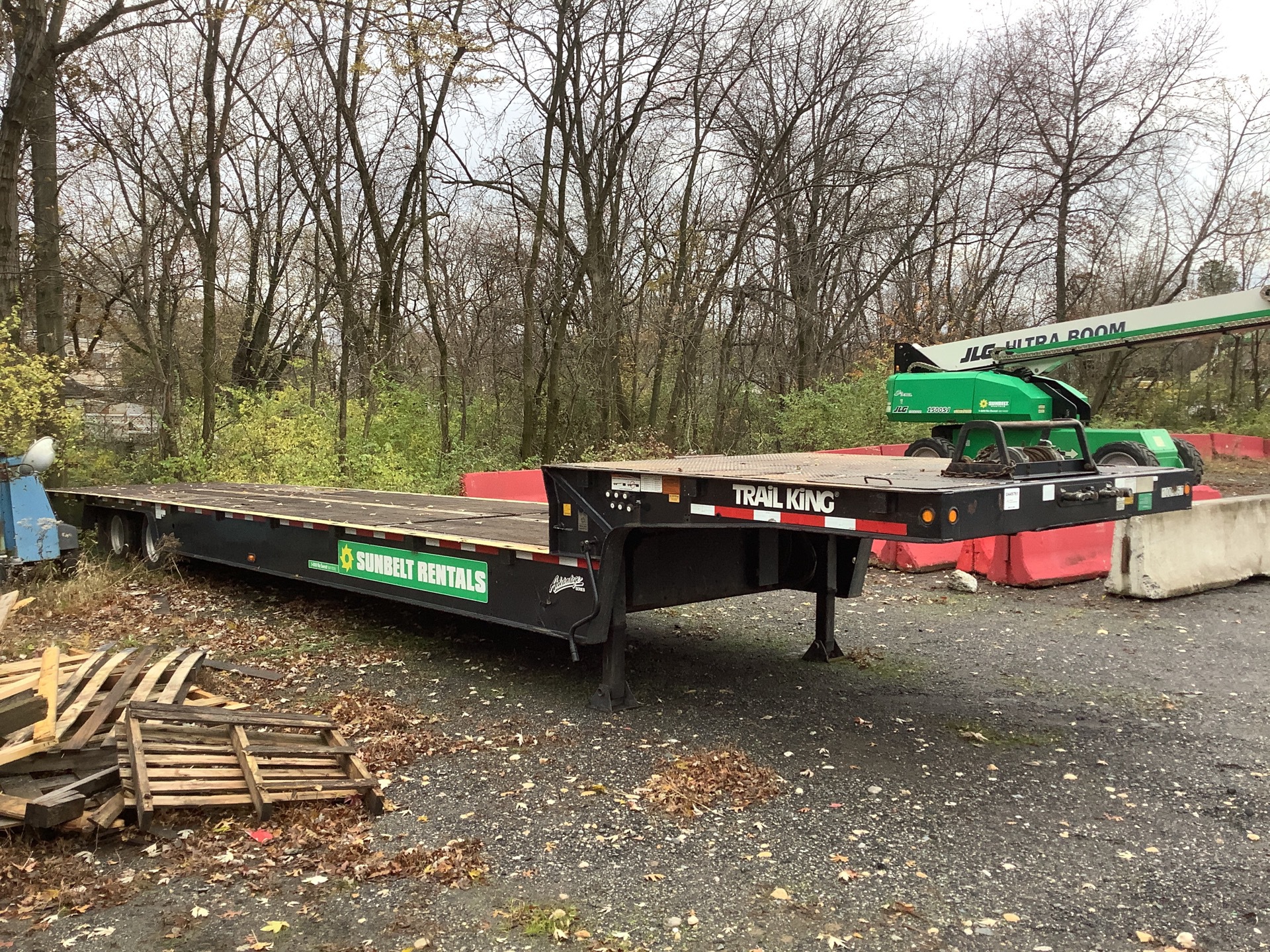 2015 Trail King TK70HT 39 ft T/A Hydraulic Tail Trailer