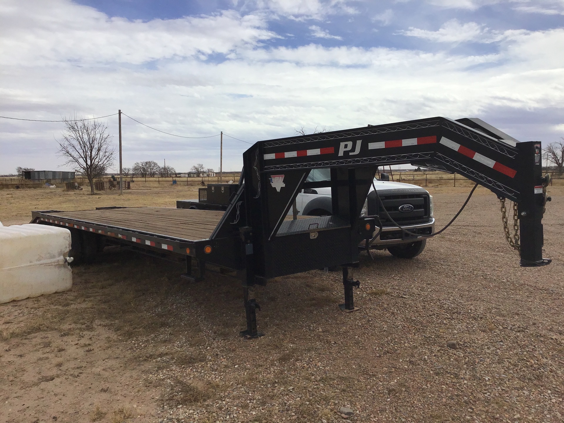 2017 FD322 31 ft T/A Gooseneck Equipment Trailer