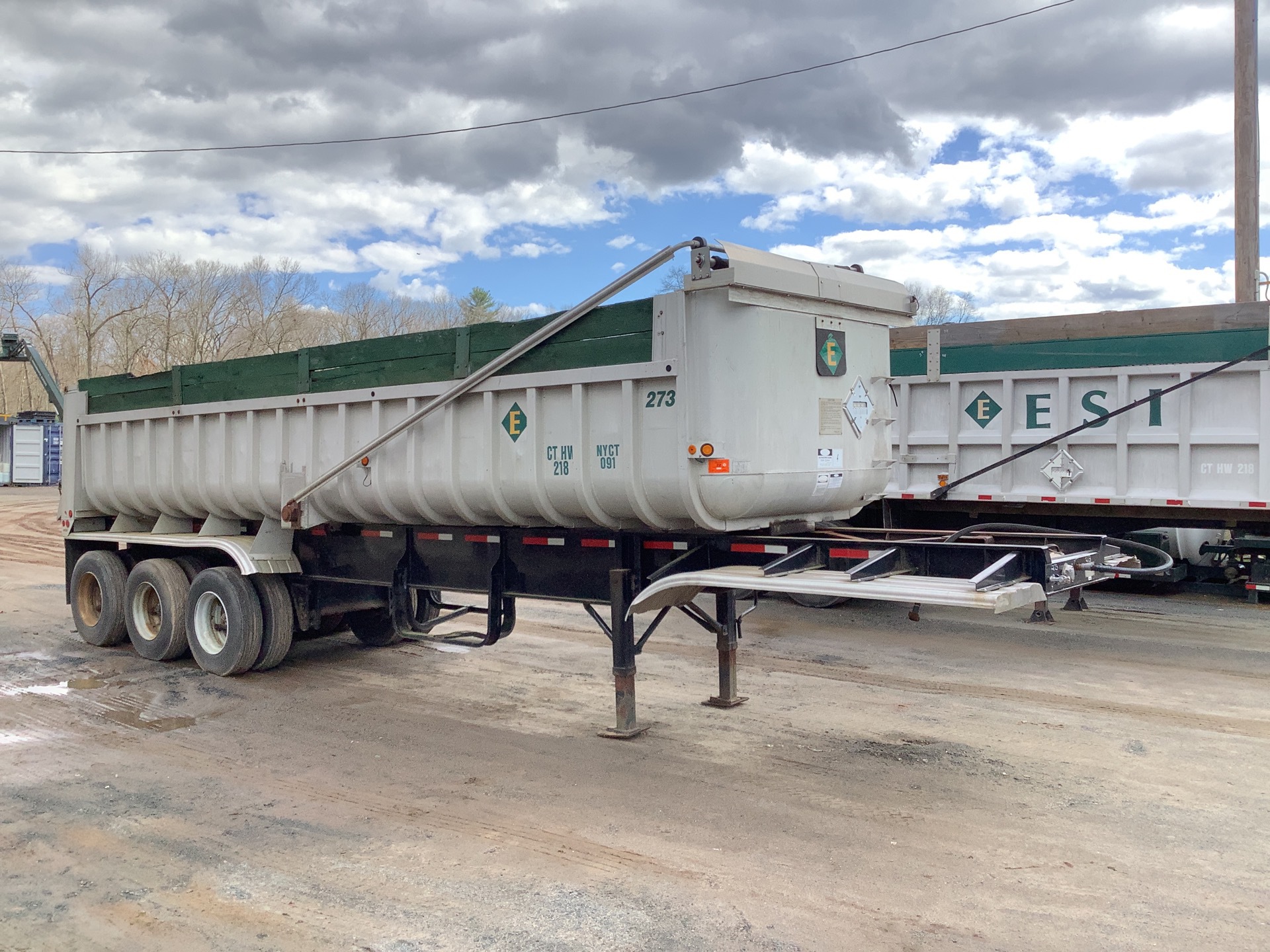 1986 Fruehauf NDX-F3-35 35 ft Tri/A End Dump Trailer