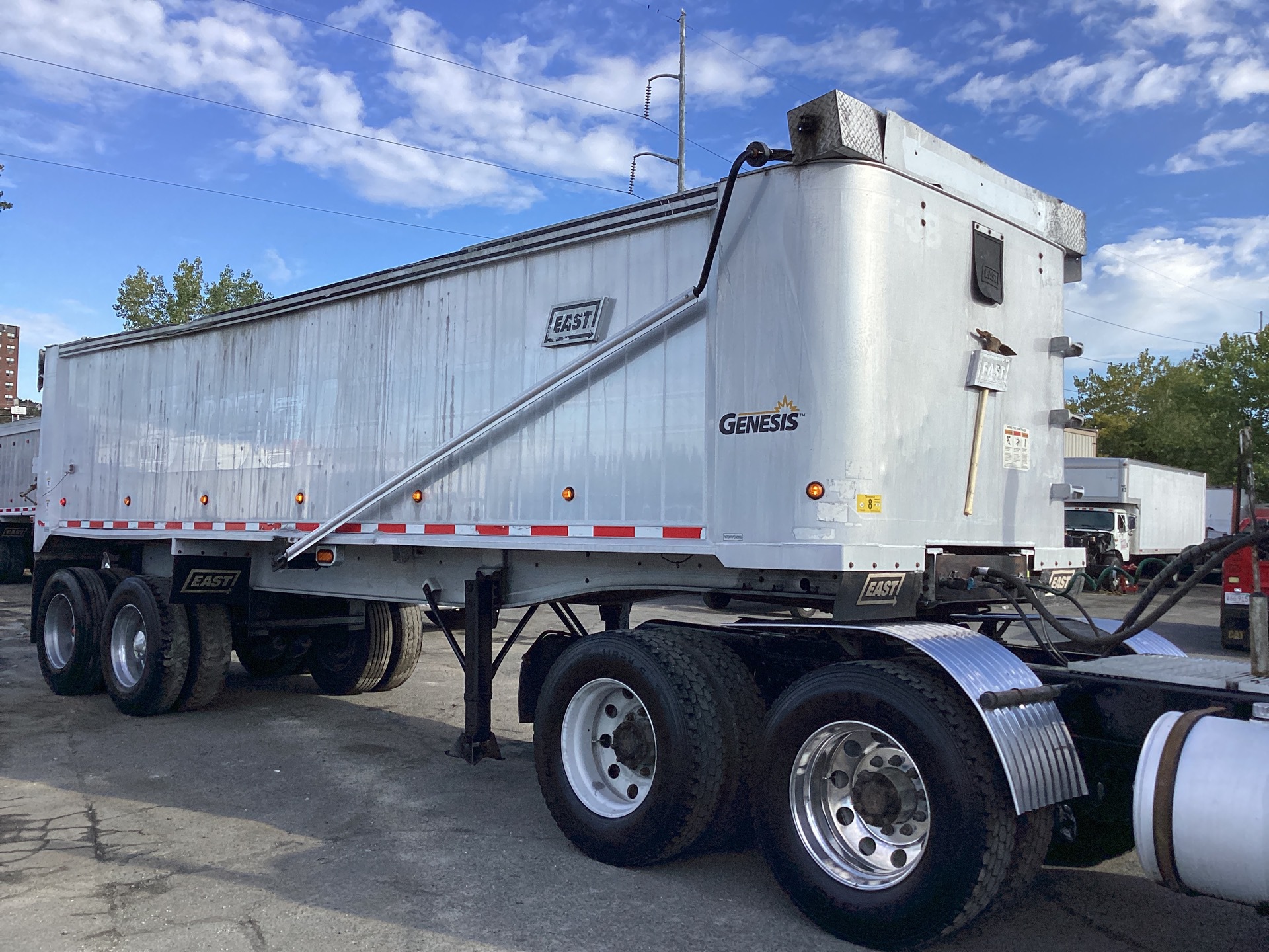 2008 East Genesis 27 ft 9 in T/A Aluminum End Dump Trailer