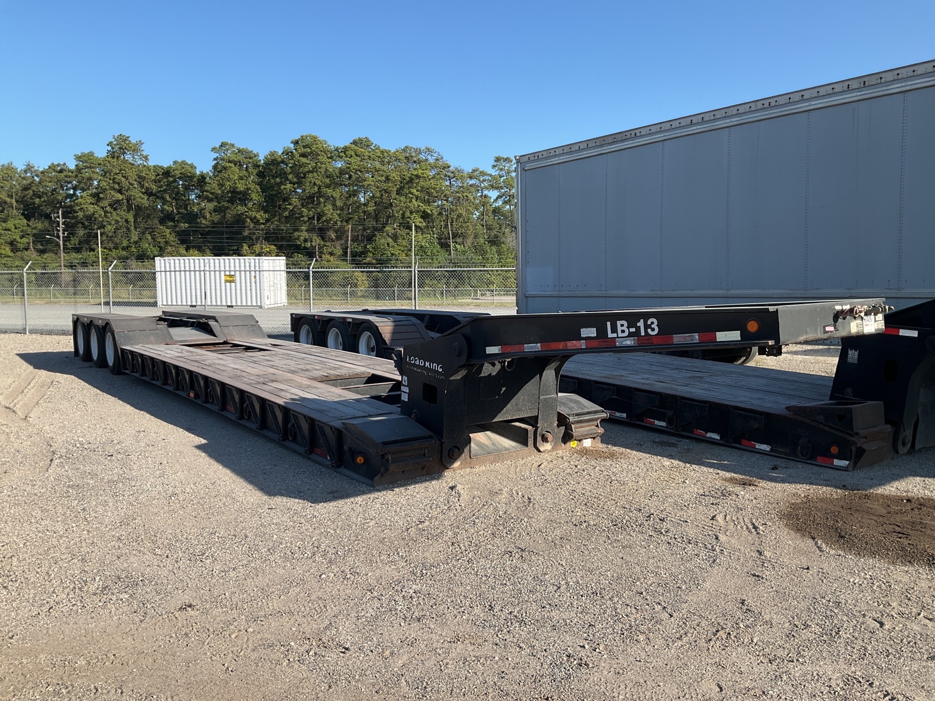 2006 Load King 553/4SS 55 ton 26 ft Tri/A Removable Gooseneck Lowboy Trailer