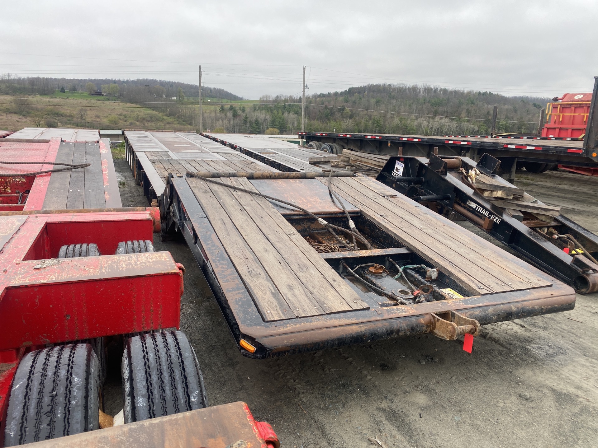 2009 Load King 605 LFM Folding Neck Trailer