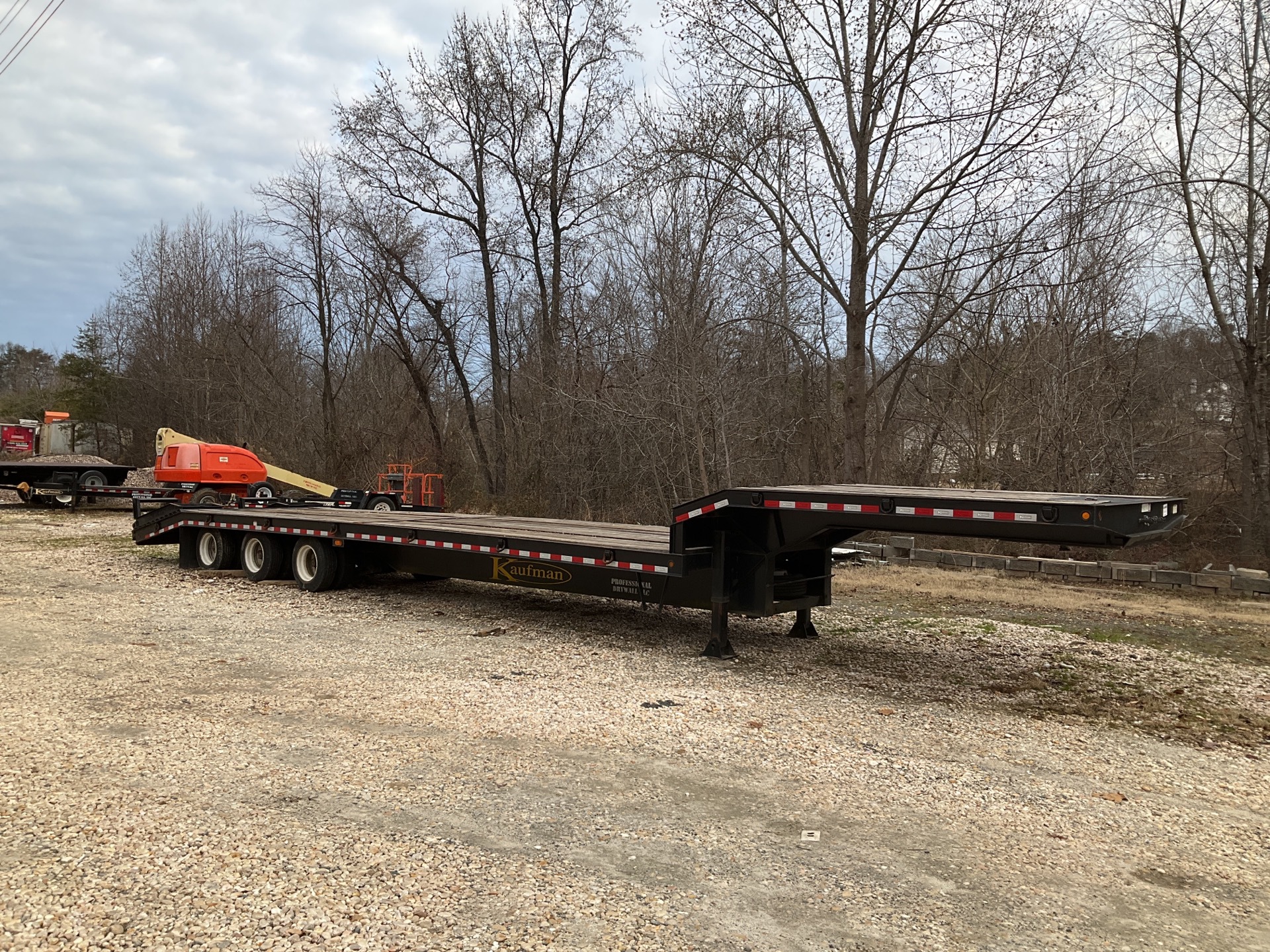 2019 Kaufman 43 ft Tri/A Equipment Trailer