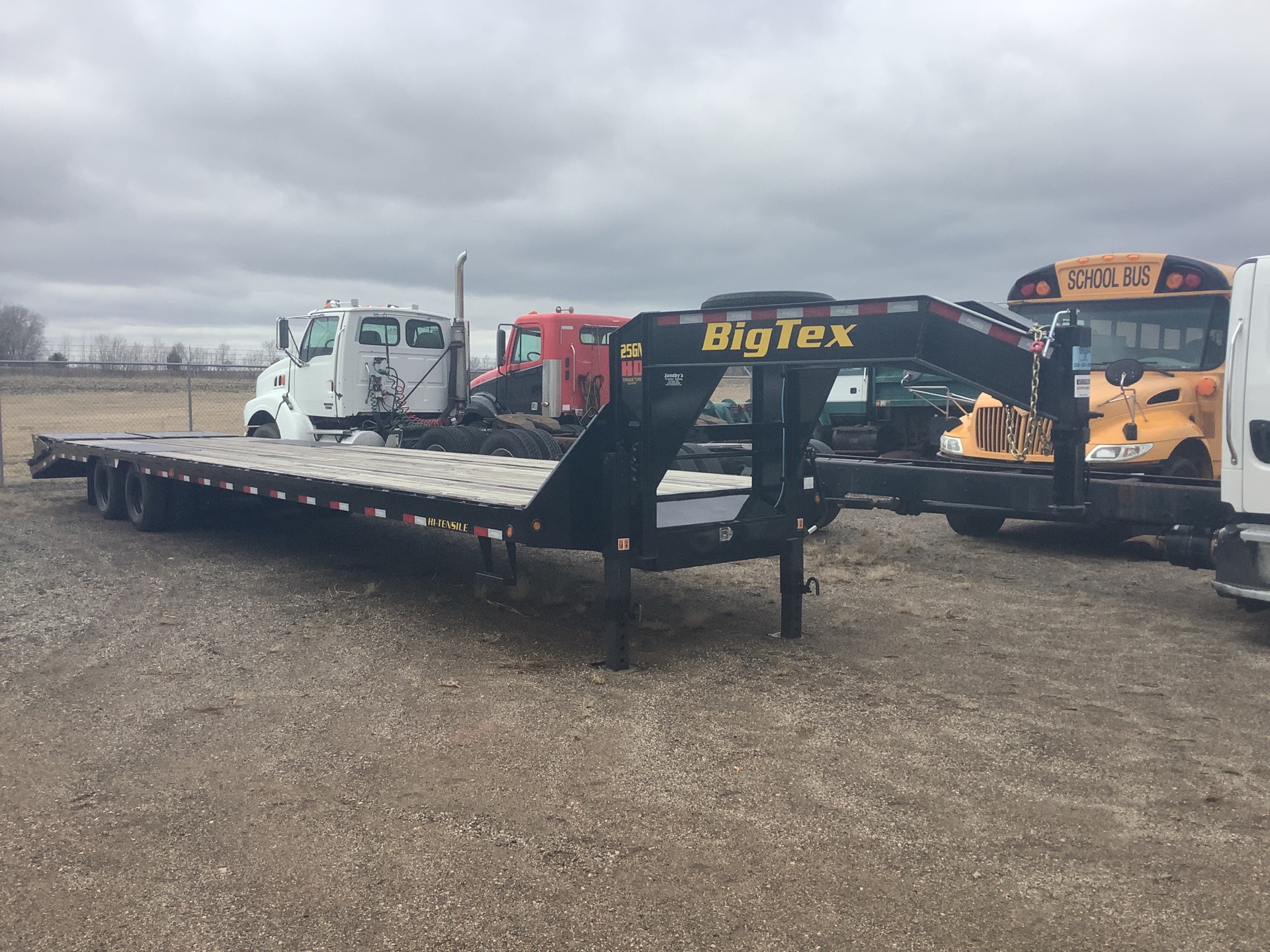 2022 Big Tex 25GN-35BK+5MR 37 ft 1 in T/A Gooseneck Equipment Trailer