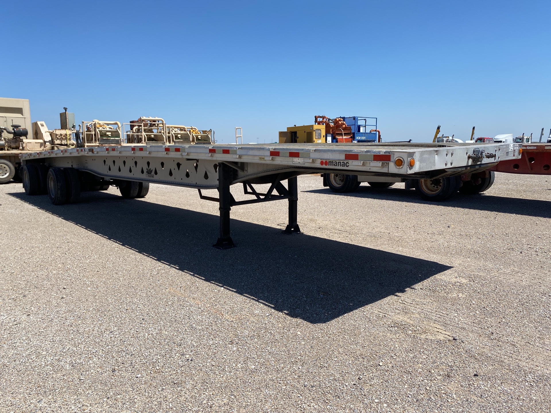 2007 Manac Flatbed Trailer