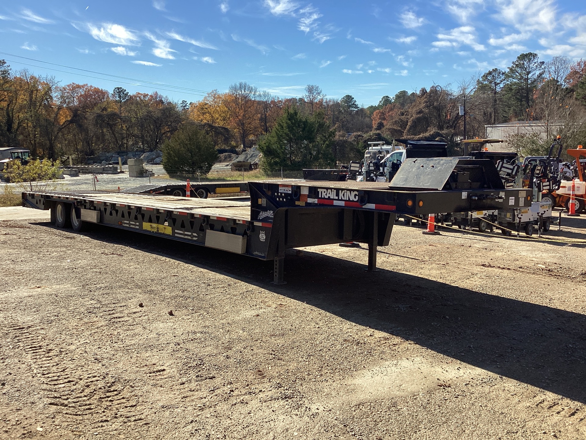 2015 Trail King TK80HT-482 50000 lb T/A Hydraulic Tail Trailer
