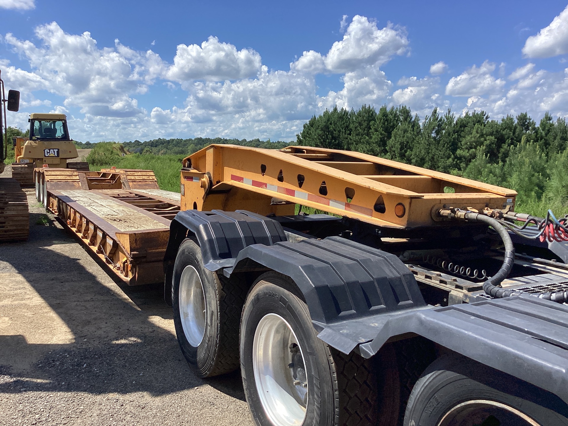 1997 Trail King TK100HDG 34 ft Tri/A Removable Gooseneck Lowboy Trailer