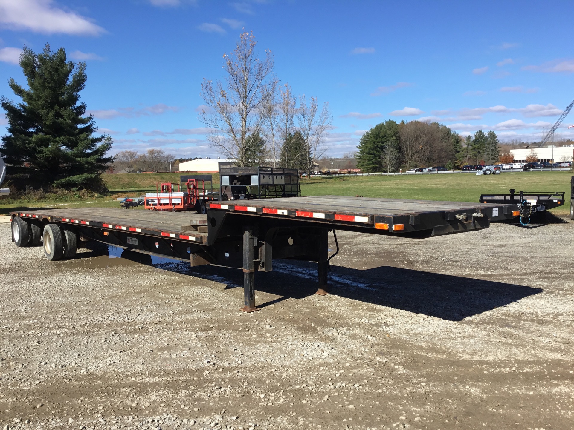 2009 Transcraft DTL2100 T/A Spread Axle Step Deck Trailer