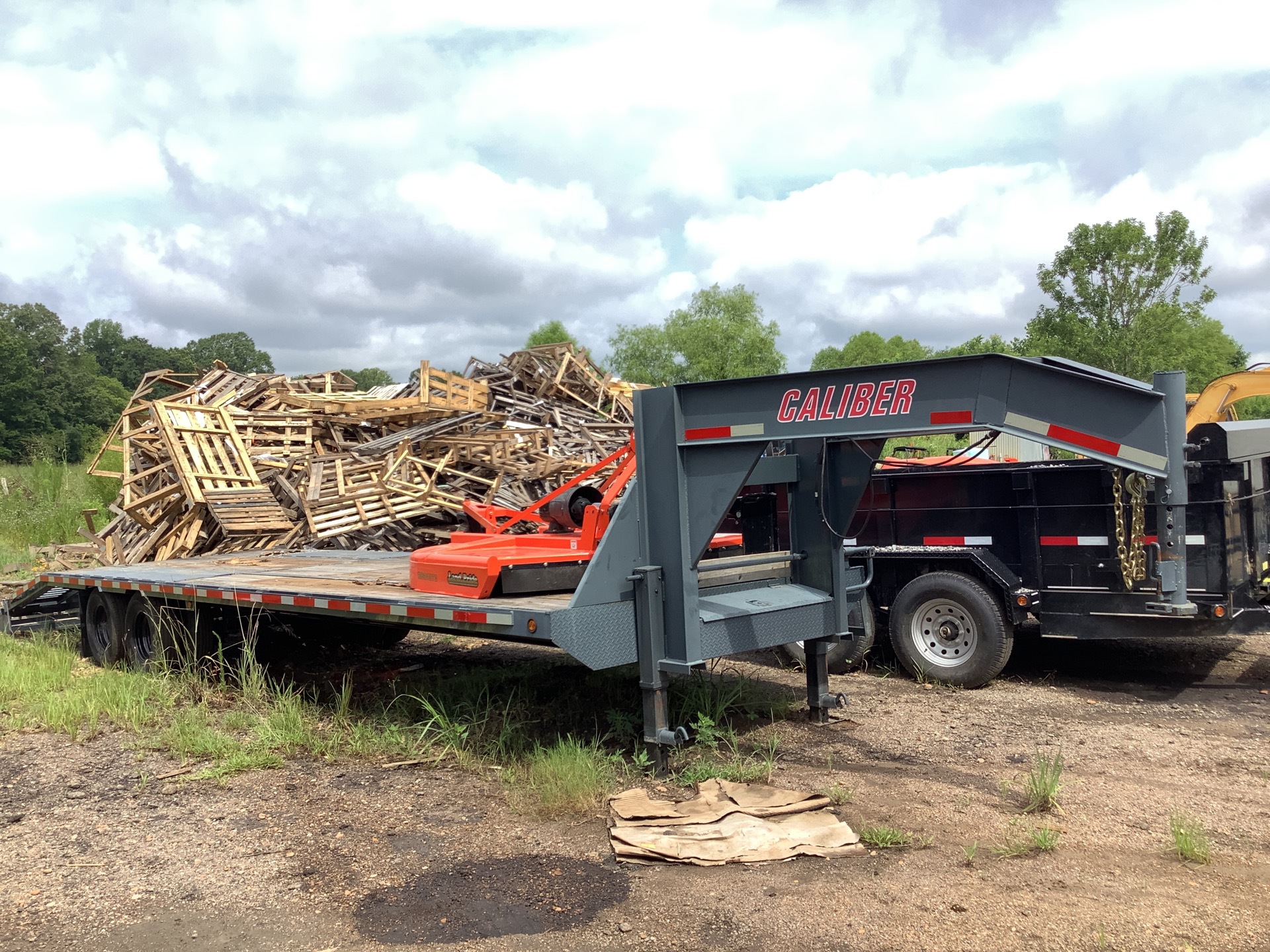 2020 Caliber GH832MST 28 ft T/A Gooseneck Equipment Trailer